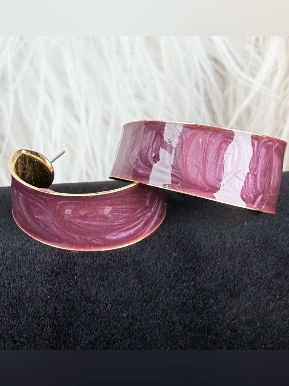 Beautiful, lightweight goldtone, mauve color swirl, open hoop pierced earrings